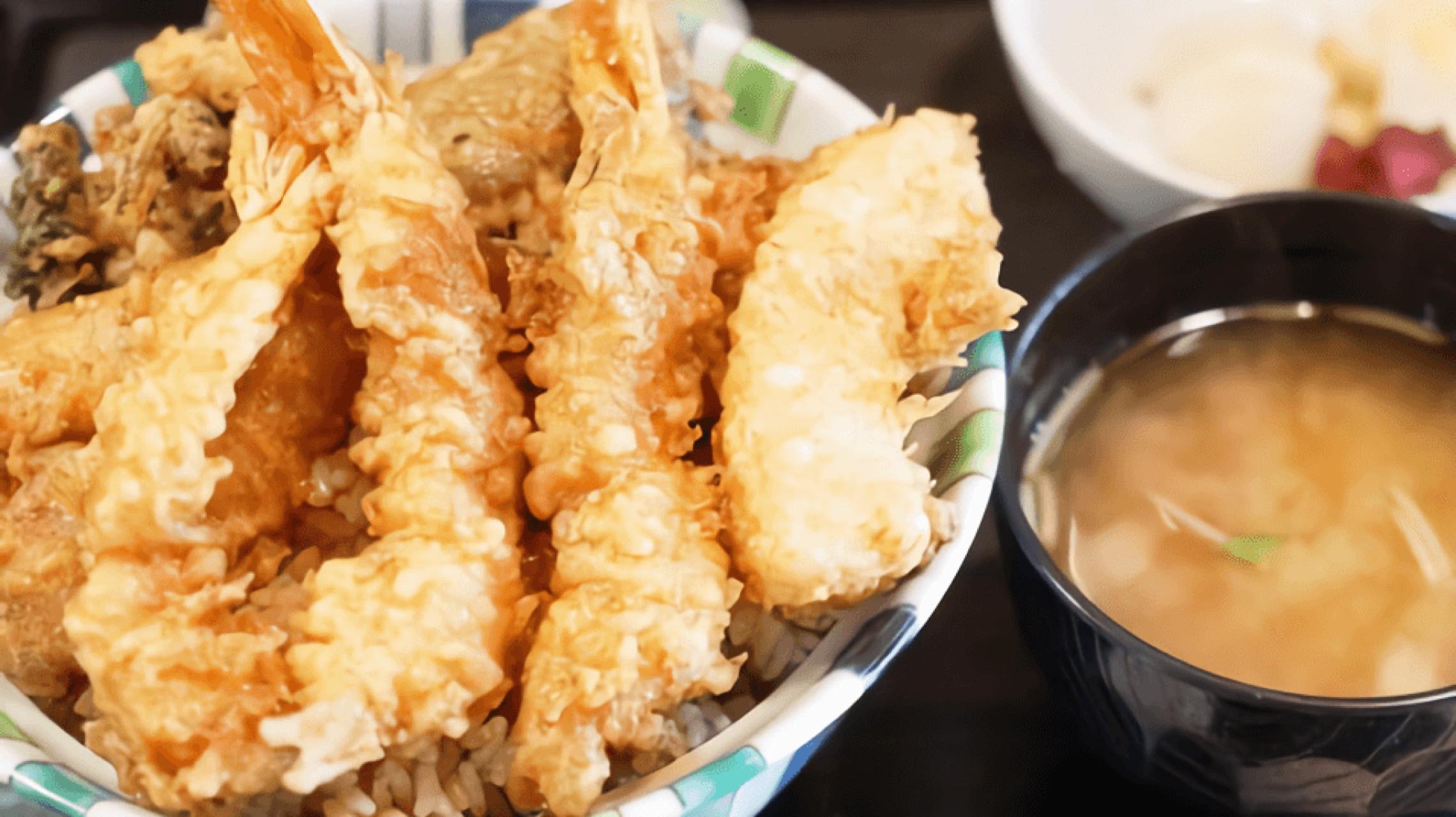 休み明けのカラダに活力を。ボリューム満点な丼物を食べたいときに