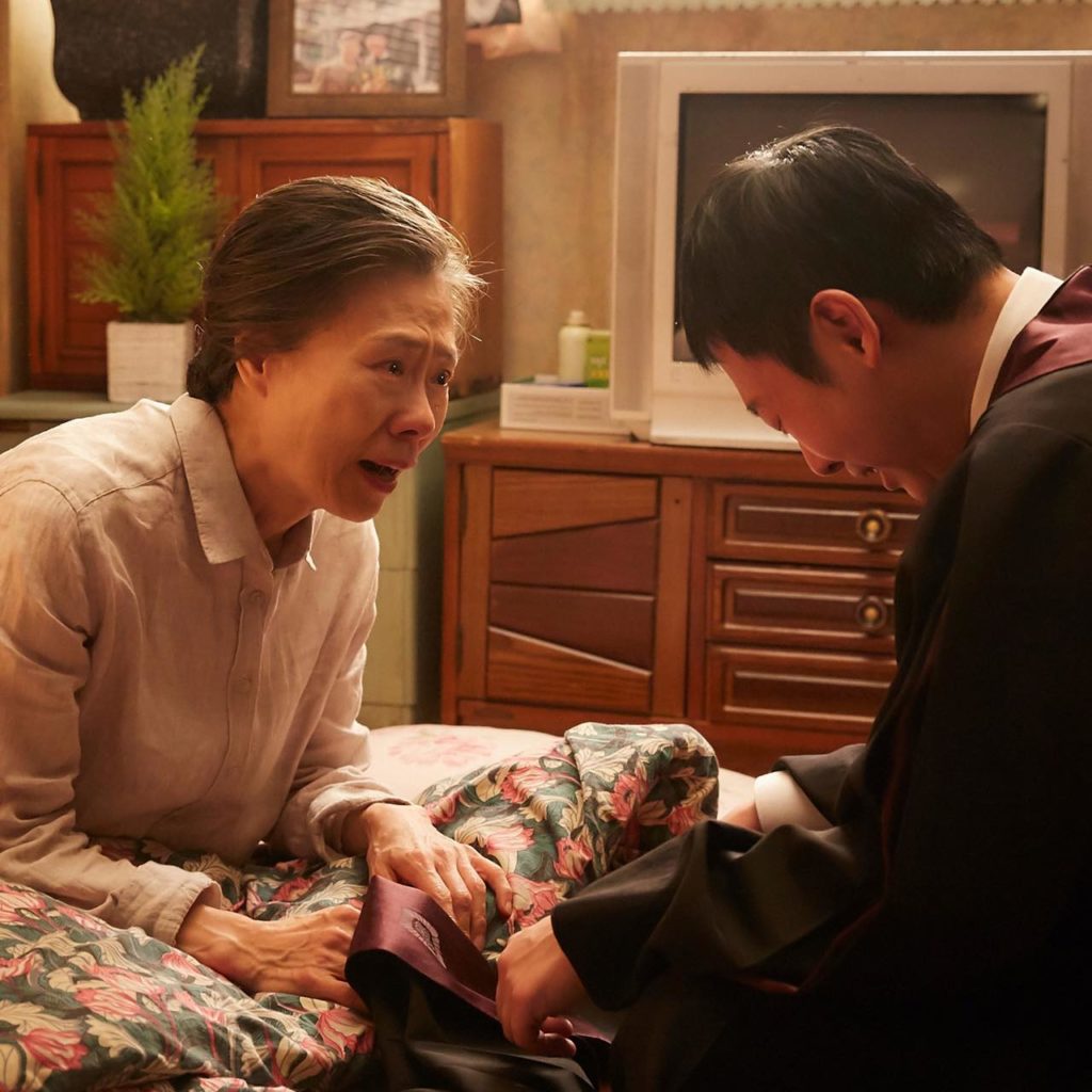 © 2019 LOTTE ENTERTAINMENT & DEXTER STUDIOS All Rights Reserved.