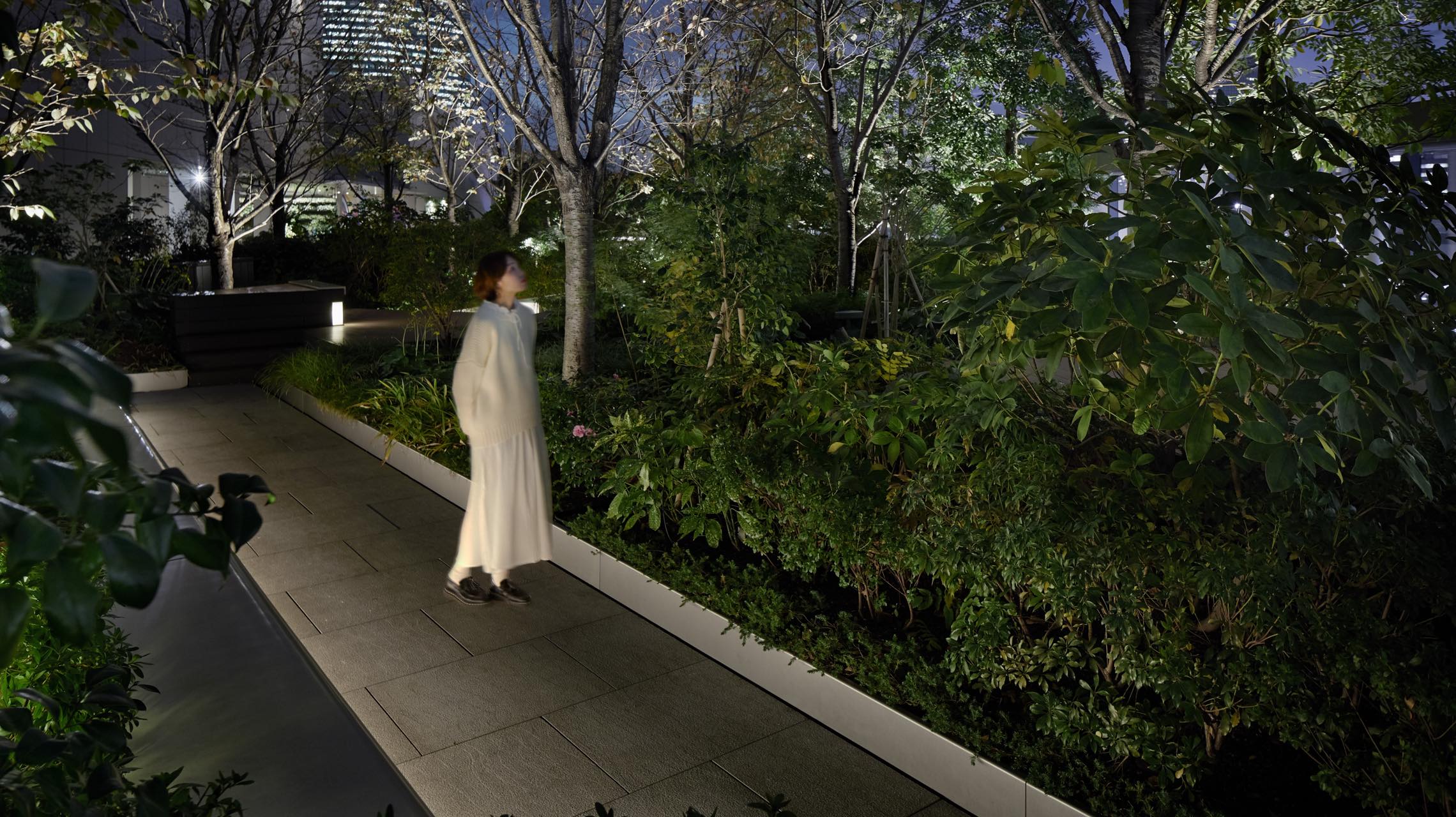 GINZA SIXの屋上庭園で「耳で視る」音のインスタレーションに癒される