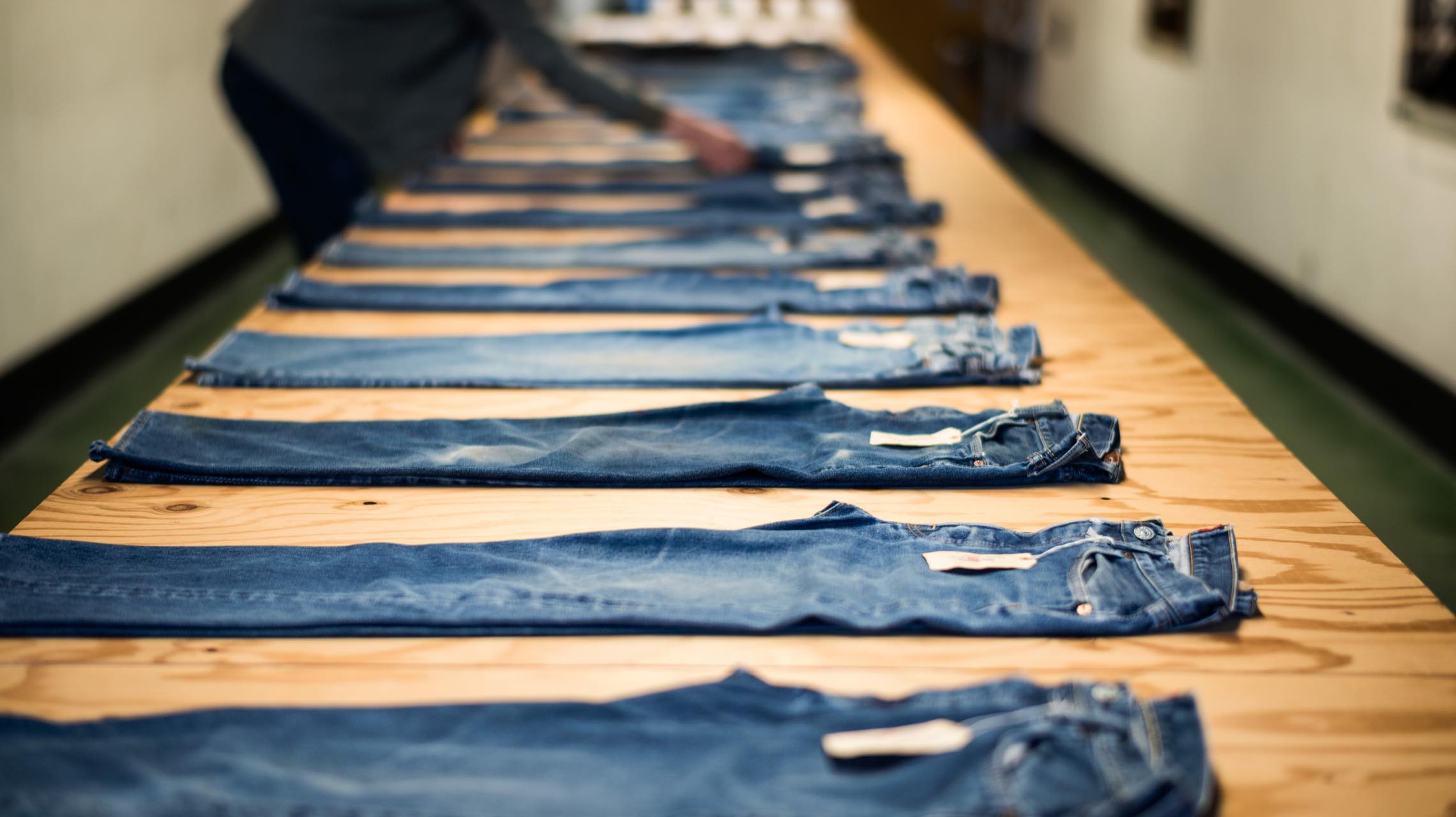 一本一本に育まれる物語。尾道でしか作れないユーズドデニムを手に入れる