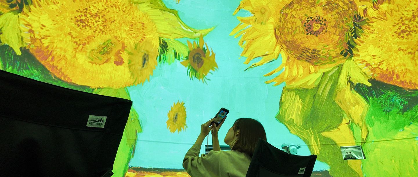 【会期終了】雨の日こそ大迫力のアート鑑賞へ。プラネタリウムで観る、美しきゴッホの世界